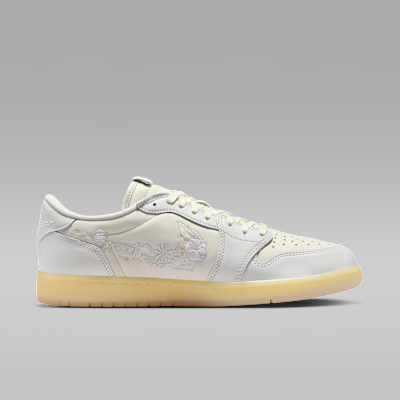 シューズ(男性用) Nike AirJordan1HighWhite/UniversityGold Air Jordan 1 Retro Low OG Men's Shoes. Nike ID